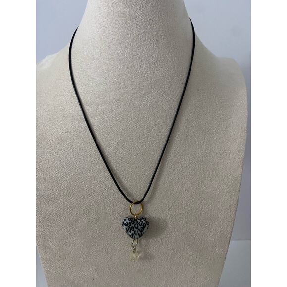 Cheetah heart pendant necklace - Picture 1 of 8